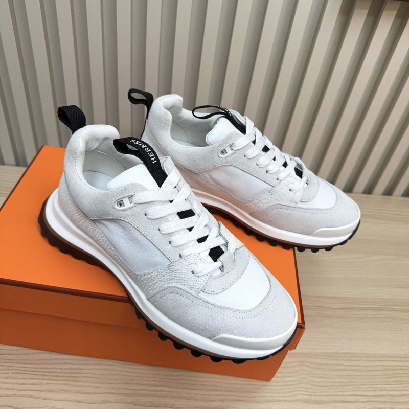 H**me5 sneaker